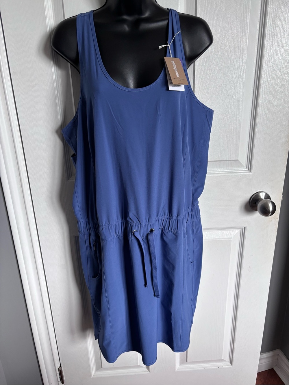 Patagonia Fleetwith Dress Current Blue Sleeveless Travel Hiking NWT L